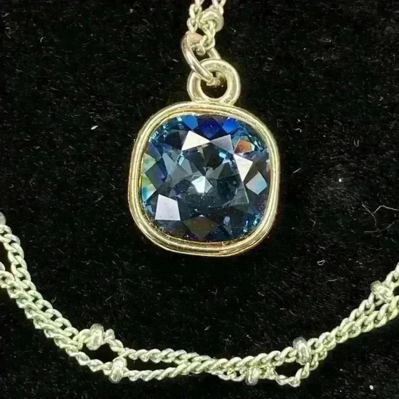 Silver Chain Necklace w/Denim-blue Stone - Picture 4 of 4